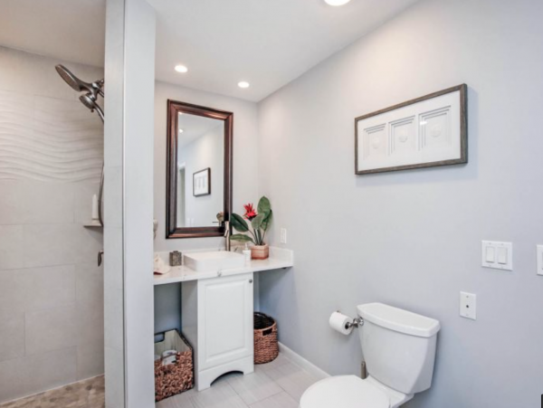 Captiva Island Vacation Rental with 6 Bedrooms & Pool Deeded Beach Access 4 Min Stroll Away